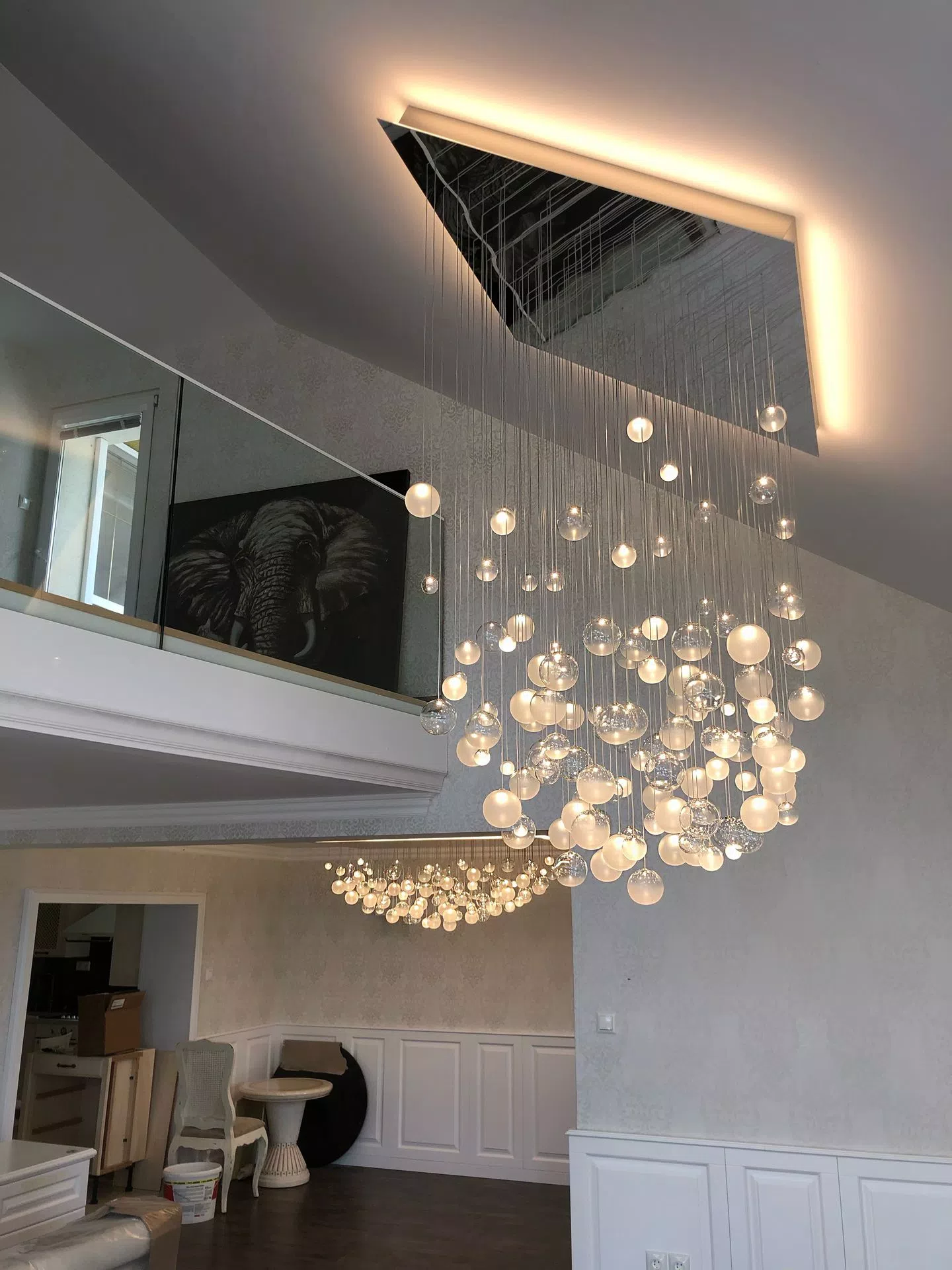 Livingroom angled ceiling LED chandelier with CCT adjustable colour